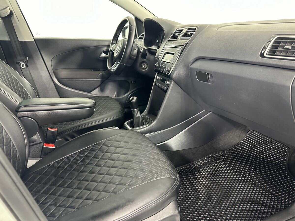 Volkswagen Polo, 2018 Фото №14