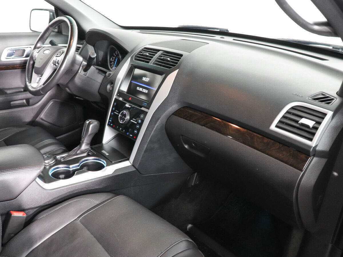 Ford Explorer, 2015 Фото №6
