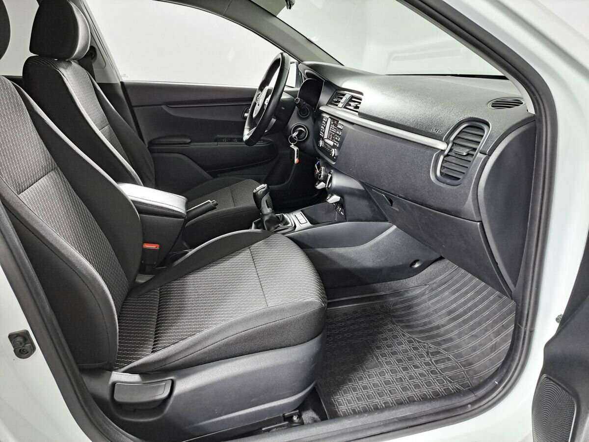 Kia Rio X-Line, 2018 Фото №9