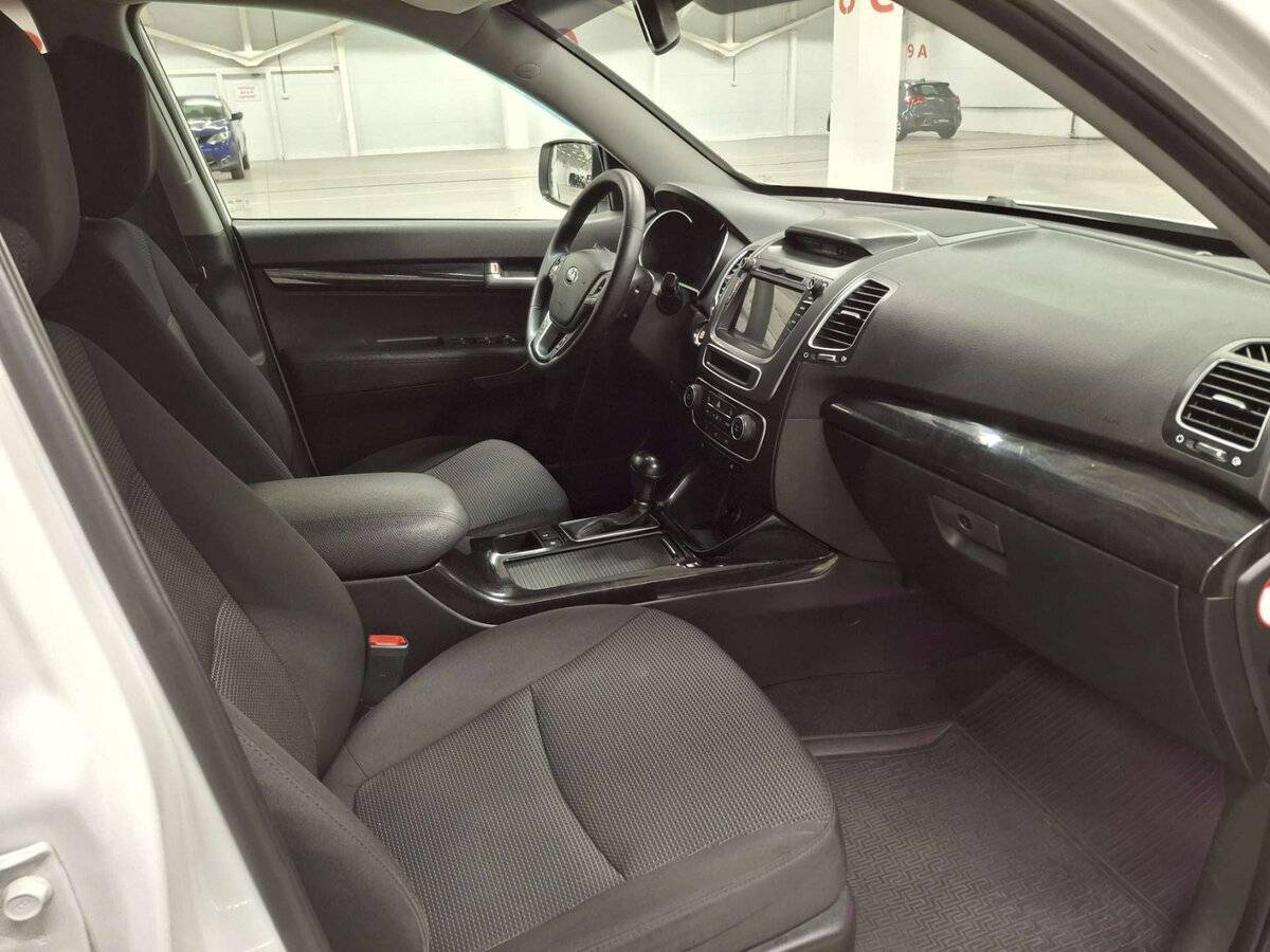 Kia Sorento II Рестайлинг, 2017 Фото №11