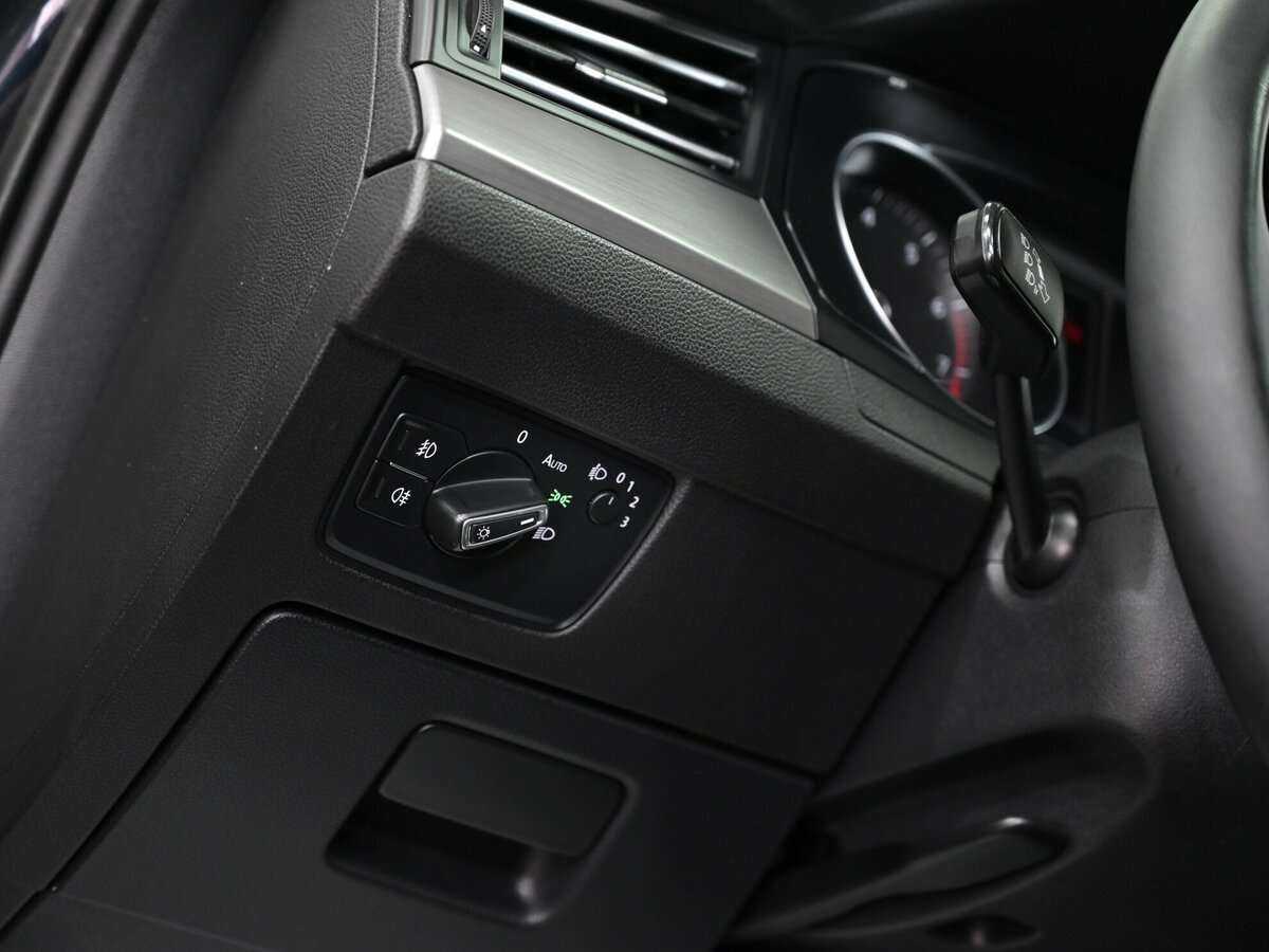 Volkswagen Passat, 2016 Фото №8