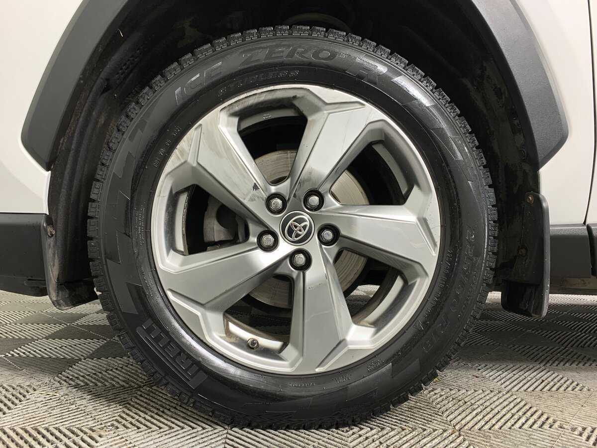 Toyota RAV4, 2020 Фото №9