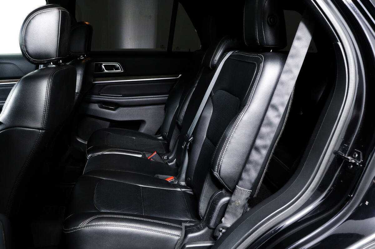 Ford Explorer, 2015 Фото №12