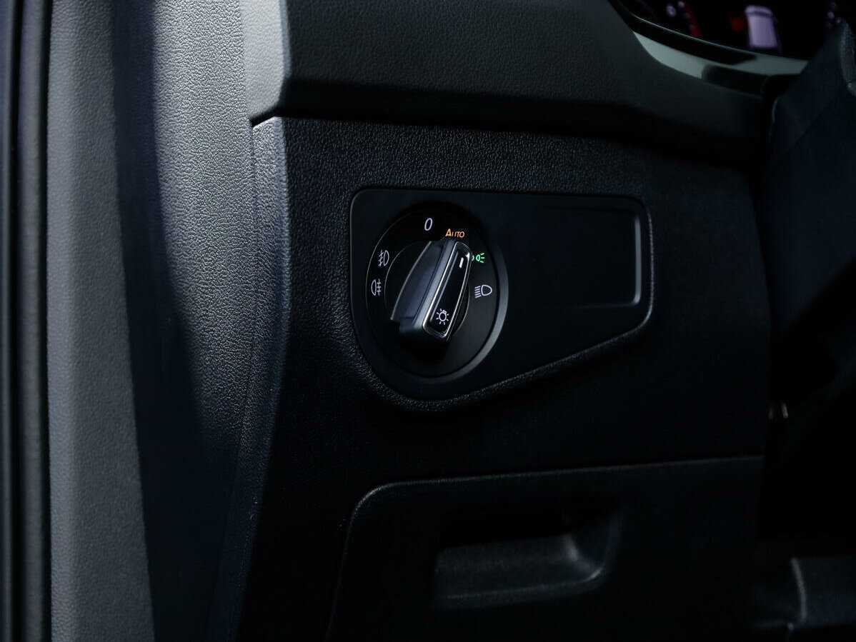 Volkswagen Tiguan, 2018 Фото №13