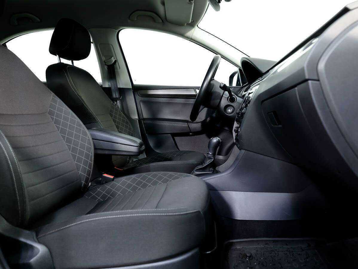 Skoda Rapid, 2017 Фото №13