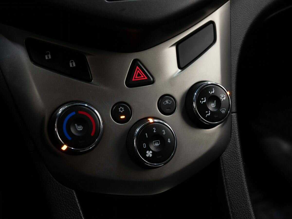 Chevrolet Aveo, 2014 Фото №20
