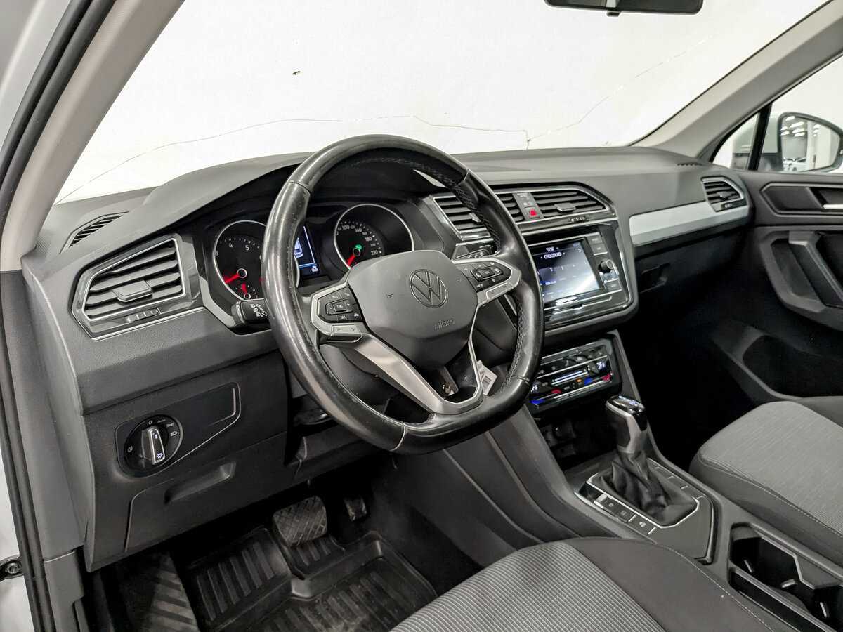 Volkswagen Tiguan, 2021 Фото №15