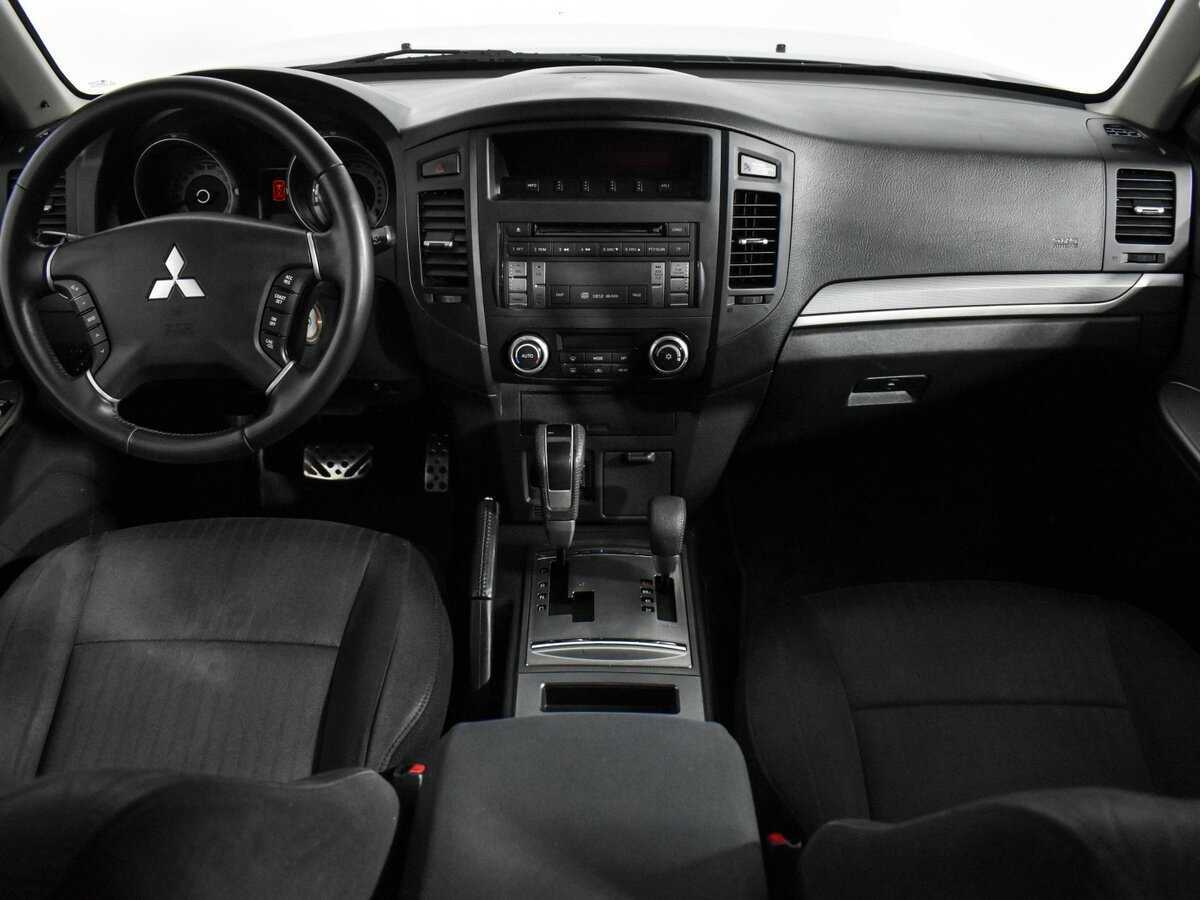 Mitsubishi Pajero, 2013 Фото №13