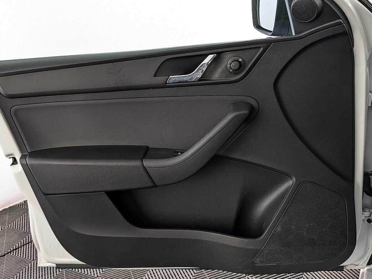 Skoda Rapid, 2017 Фото №17