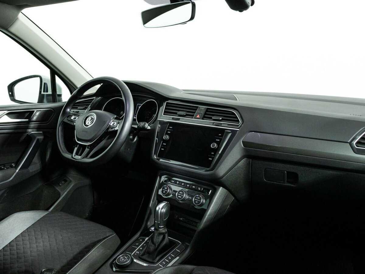 Volkswagen Tiguan, 2018 Фото №9
