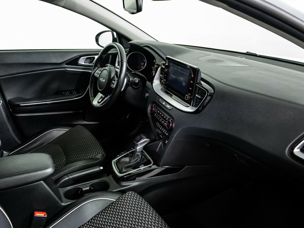 Kia Ceed III Рестайлинг, 2022 Фото №7