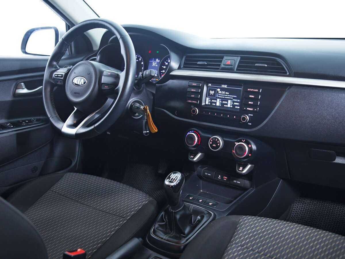 Kia Rio, 2017 Фото №12