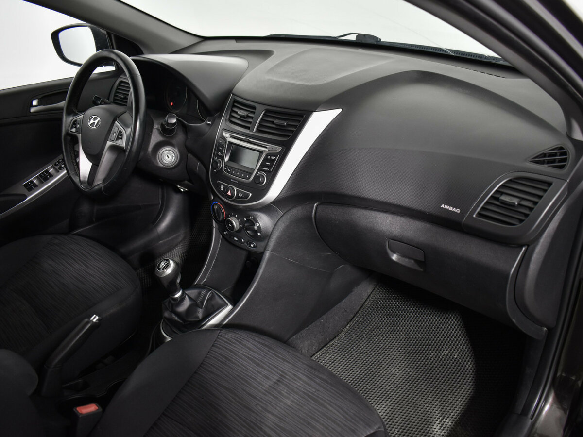 Hyundai Solaris I Рестайлинг, 2016 Фото №12