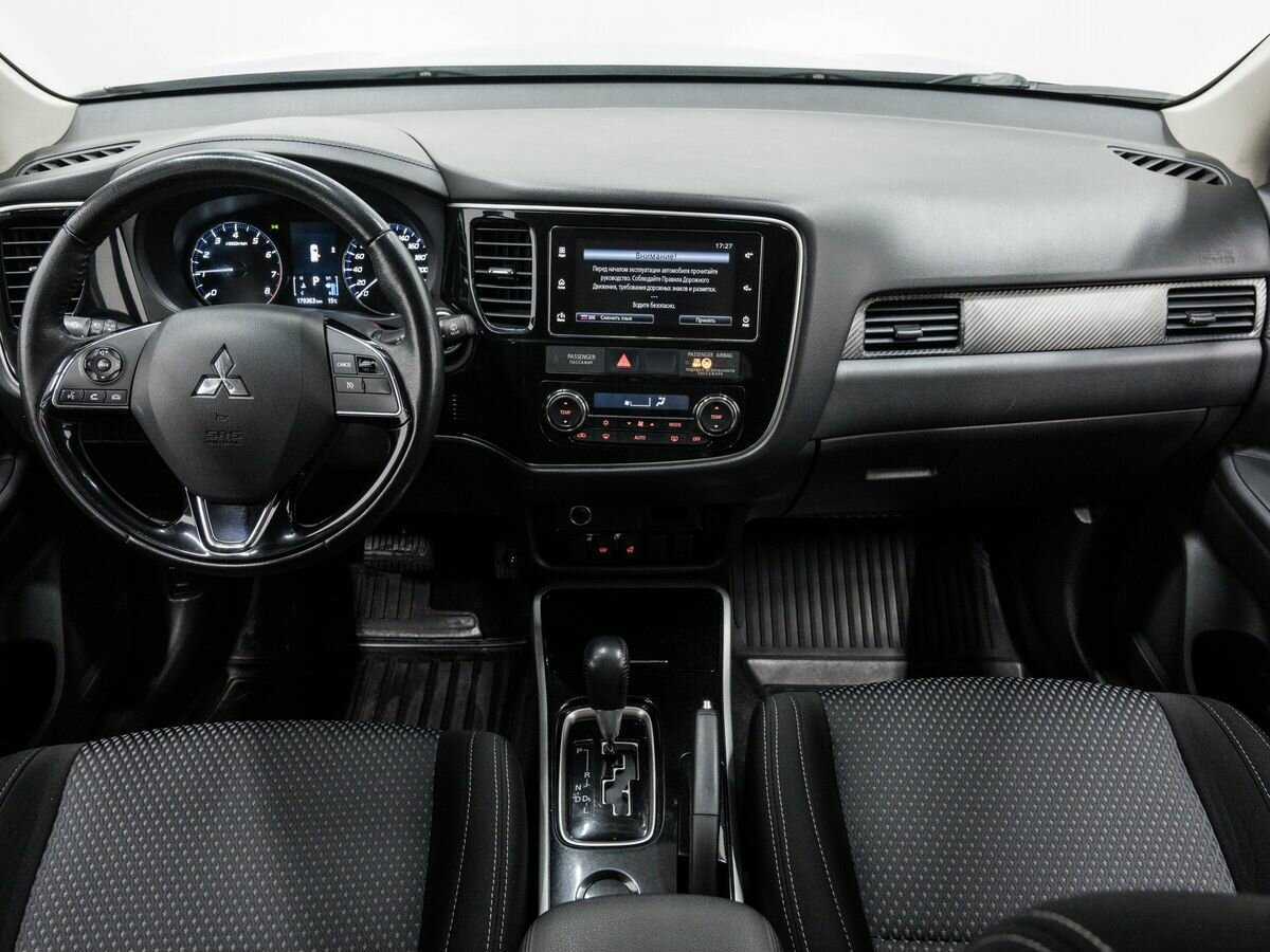 Mitsubishi Outlander, 2018 Фото №11