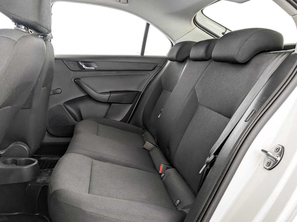 Skoda Rapid, 2017 Фото №12