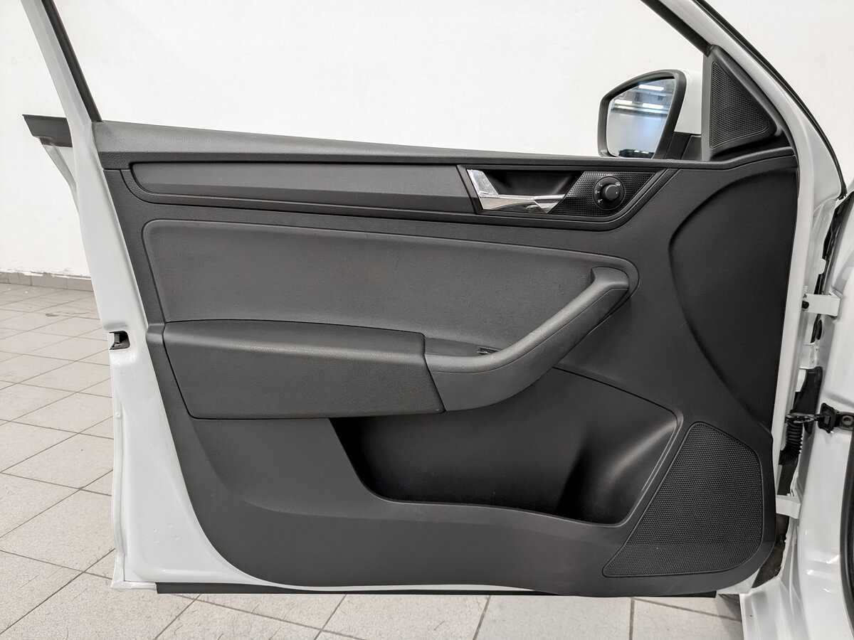 Skoda Rapid, 2017 Фото №19