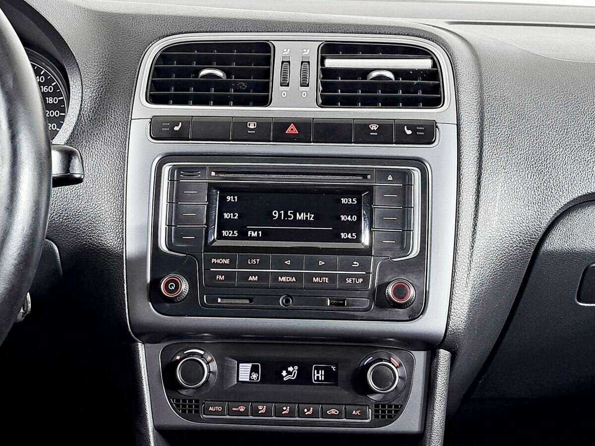 Volkswagen Polo, 2016 Фото №11