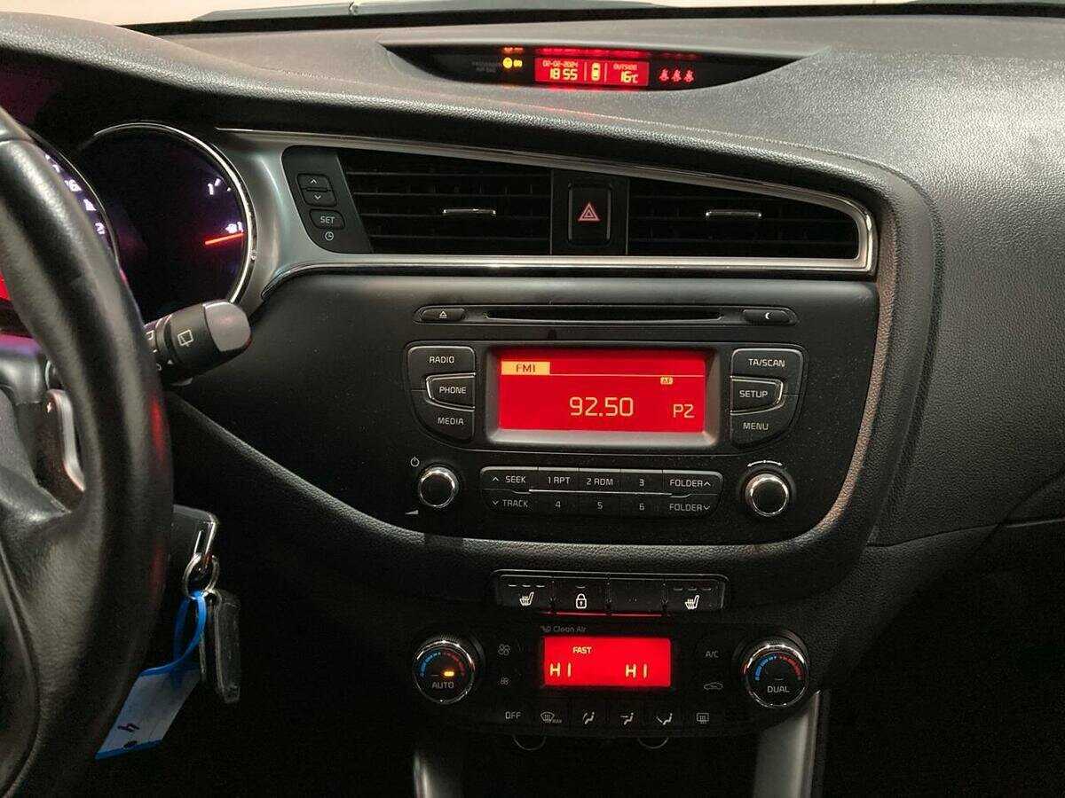 Kia Ceed, 2015 Фото №14