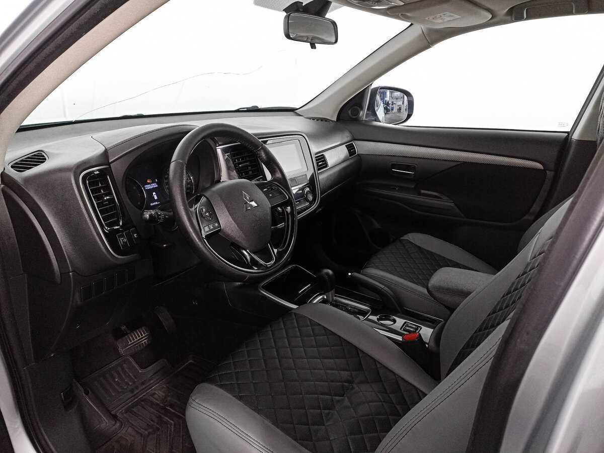 Mitsubishi Outlander, 2018 Фото №16