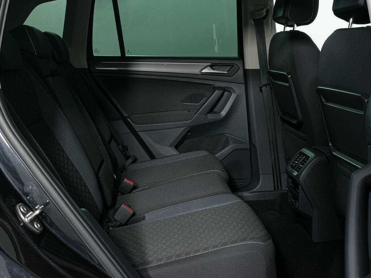 Volkswagen Tiguan, 2018 Фото №12