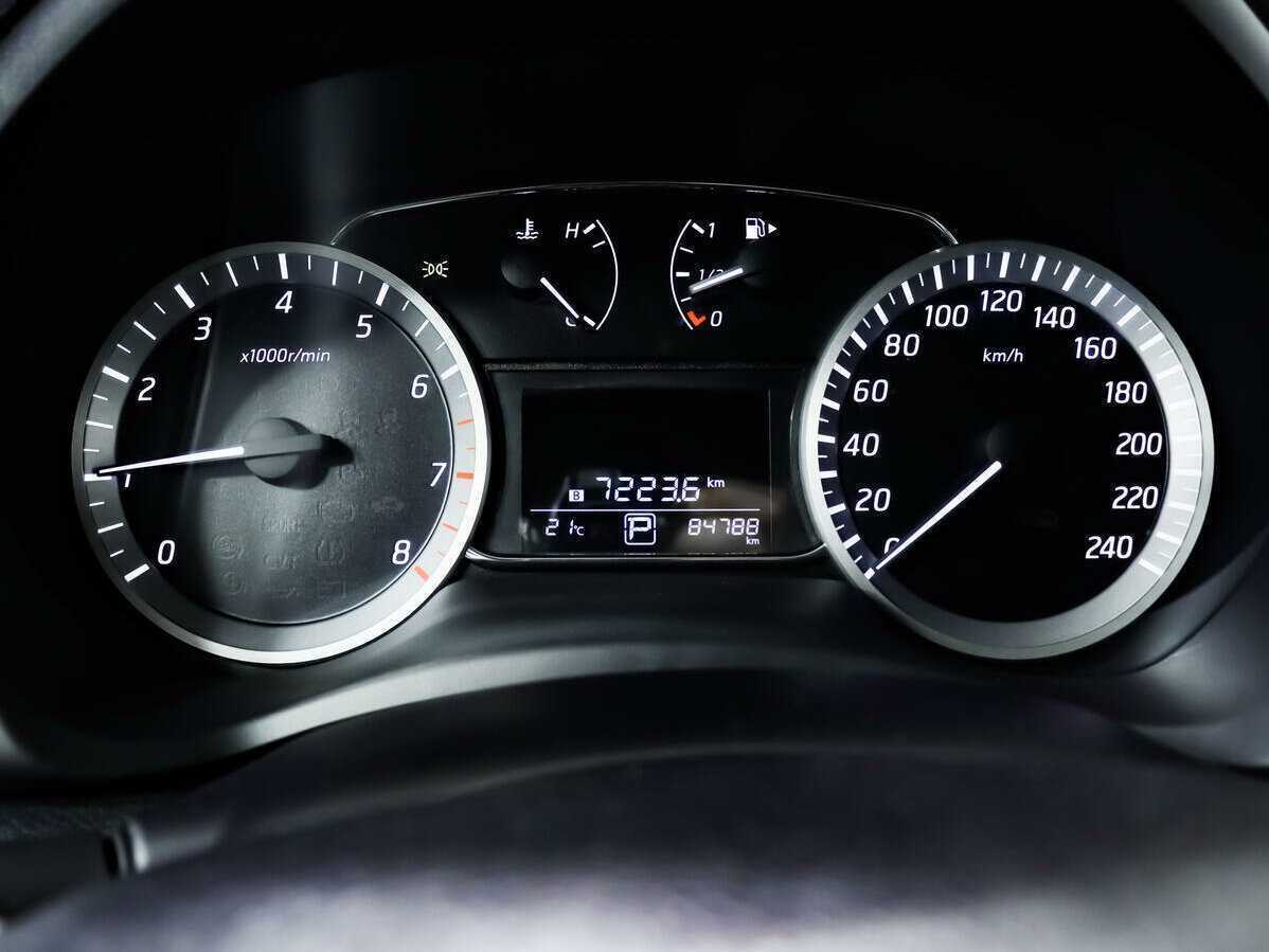 Nissan Tiida, 2015 Фото №8