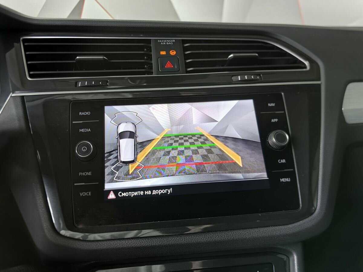 Volkswagen Tiguan, 2021 Фото №16