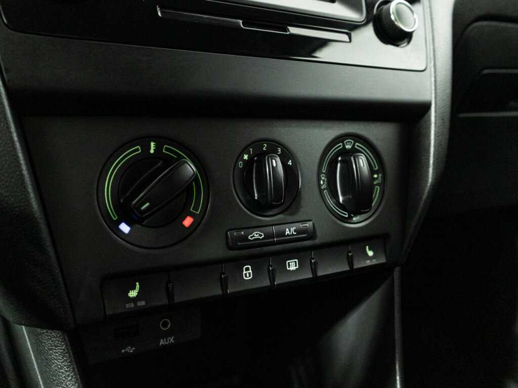 Skoda Rapid, 2016 Фото №15