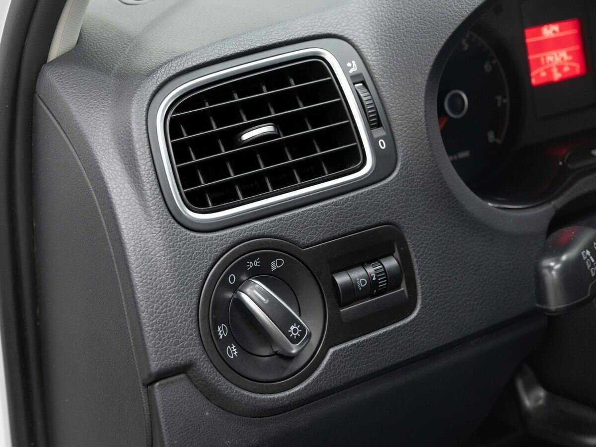 Volkswagen Polo, 2014 Фото №17