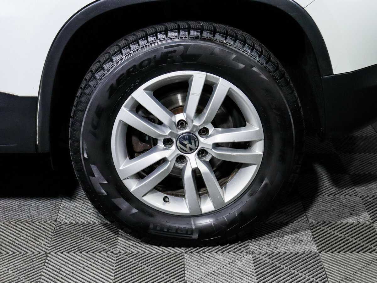 Volkswagen Tiguan, 2015 Фото №15