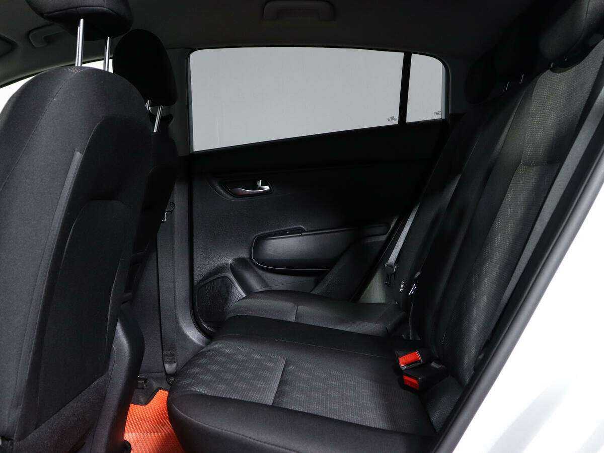 Kia Rio X-Line, 2019 Фото №10