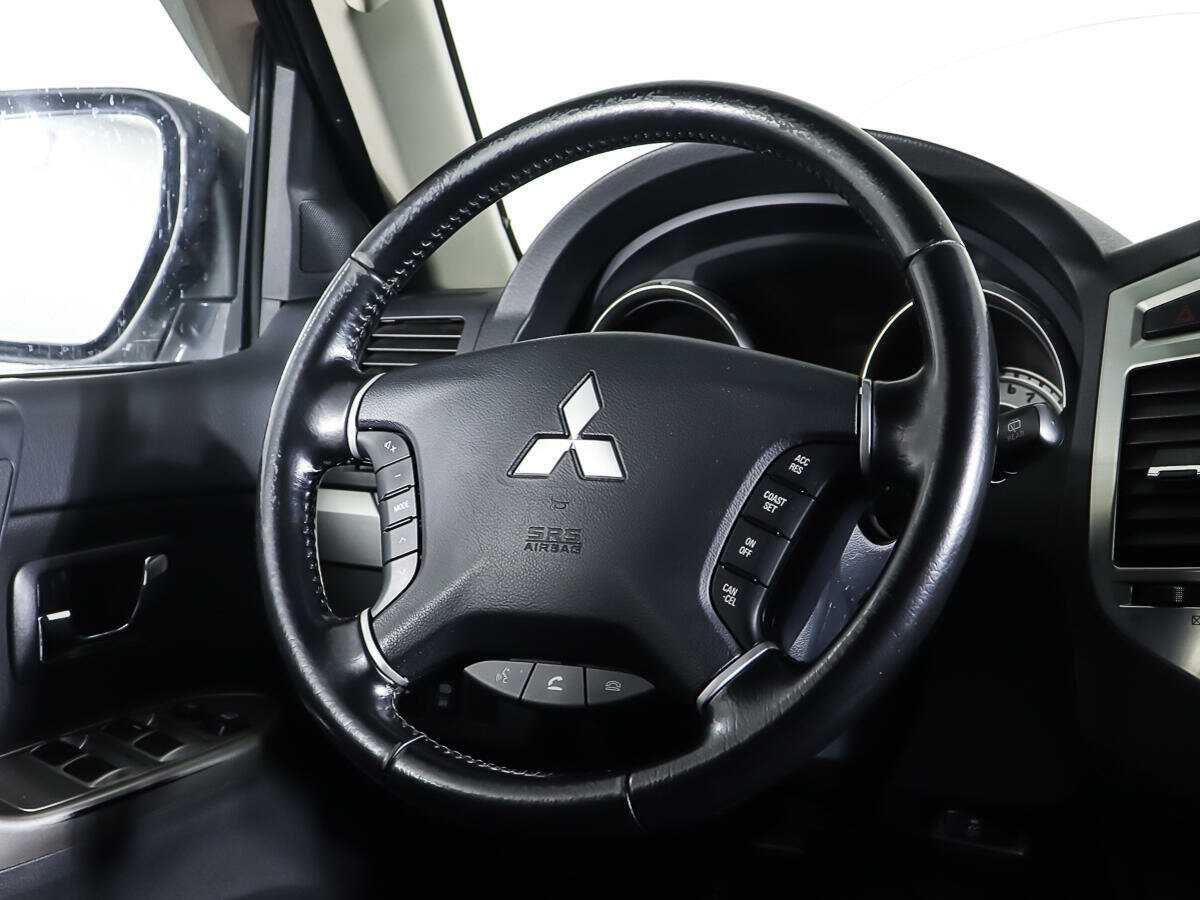 Mitsubishi Pajero, 2014 Фото №13
