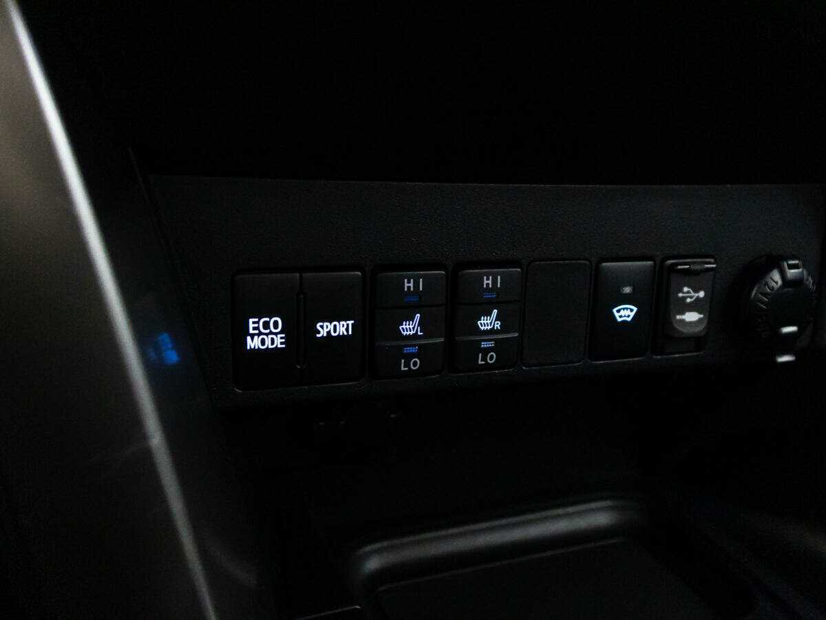 Toyota RAV4, 2018 Фото №18