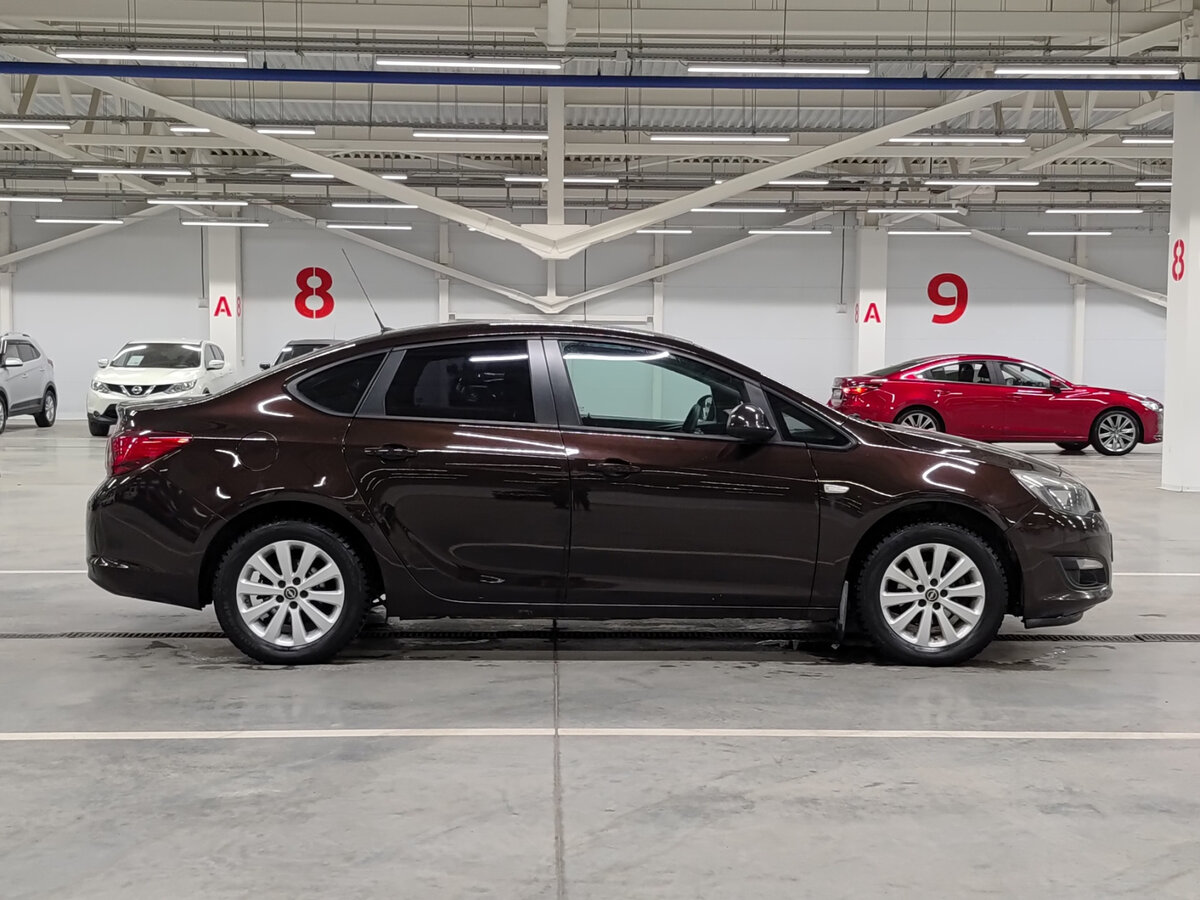 Opel Astra J Рестайлинг, 2014 Фото №4