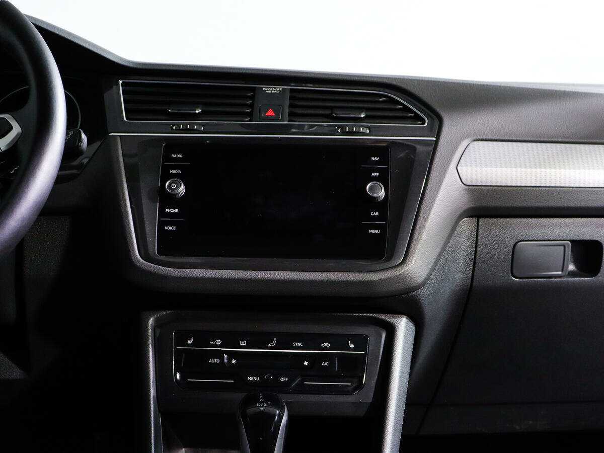 Volkswagen Tiguan, 2021 Фото №11