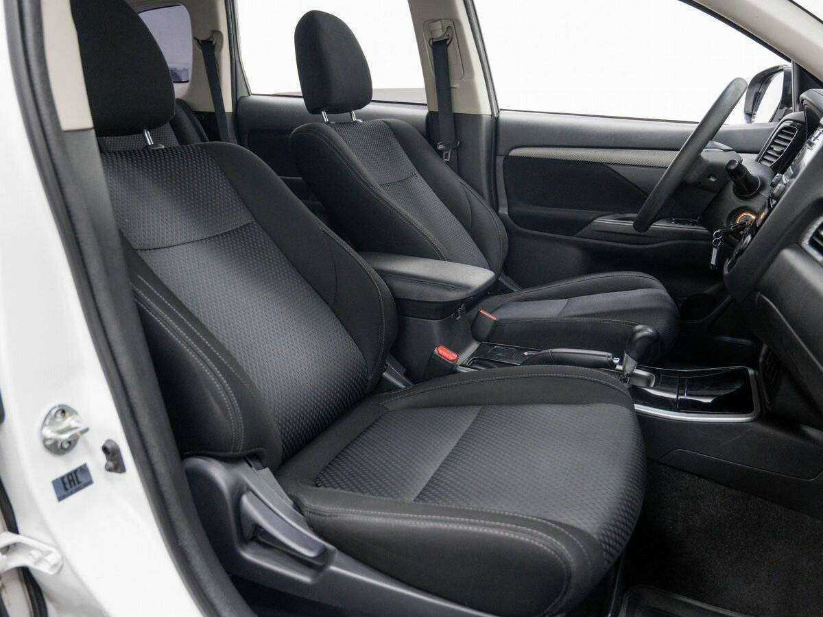 Mitsubishi Outlander, 2018 Фото №8
