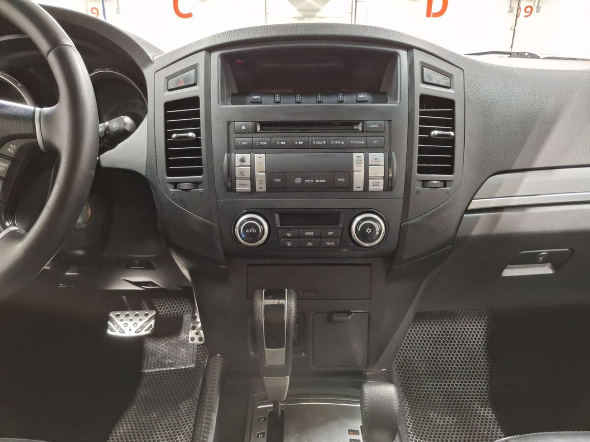 Mitsubishi Pajero IV Рестайлинг 1, 2012 Фото №15