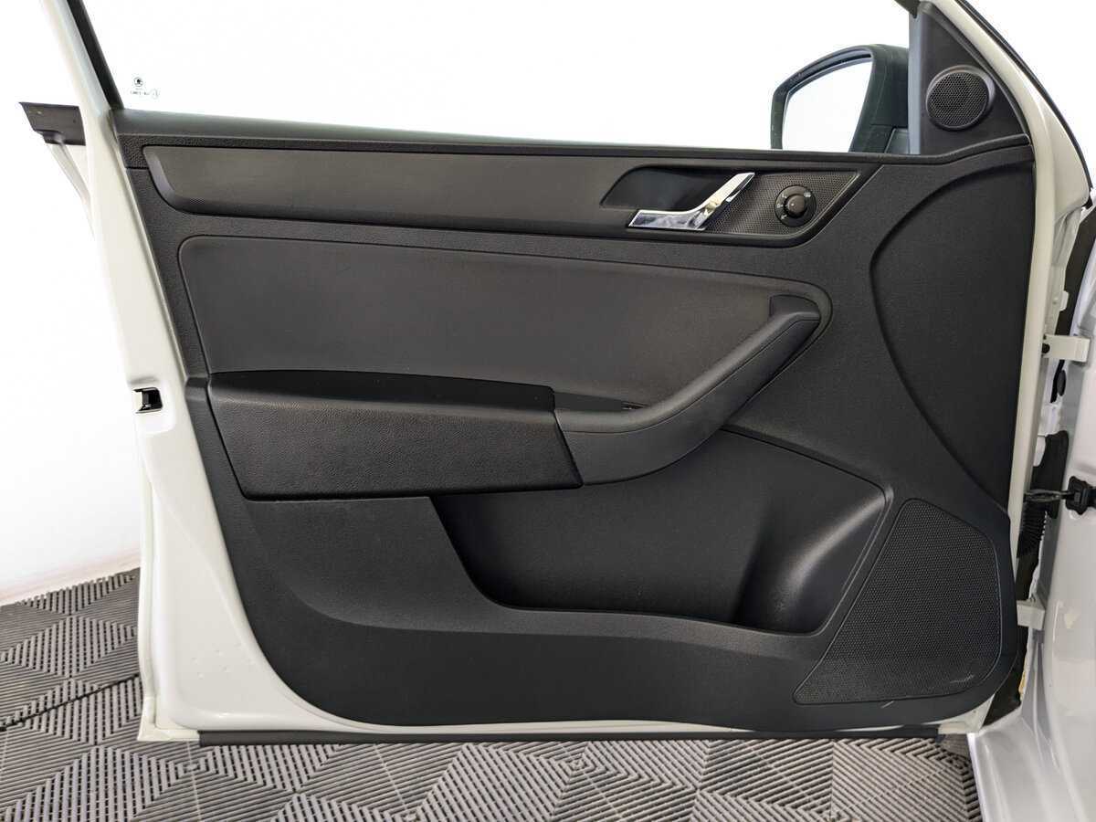 Skoda Rapid, 2017 Фото №19