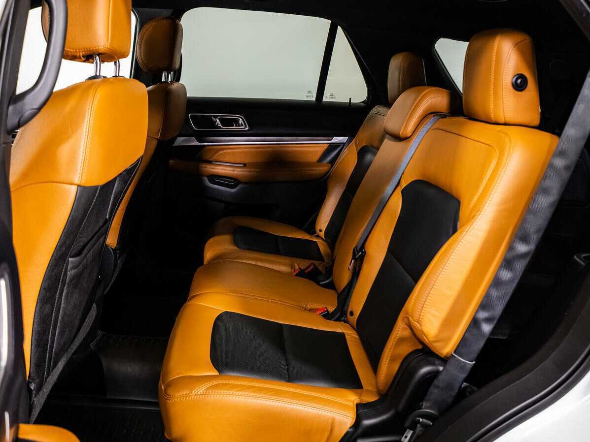 Ford Explorer, 2016 Фото №8