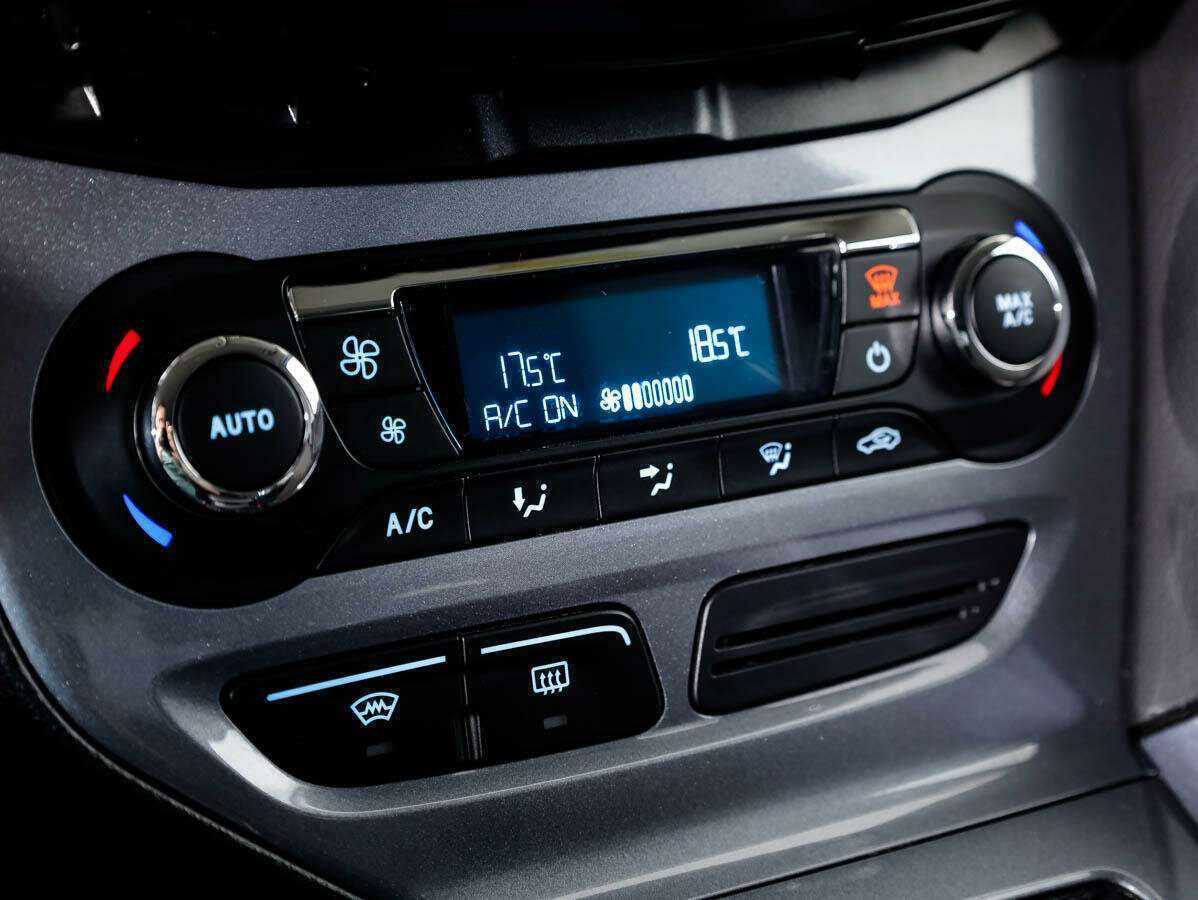 Ford Focus, 2013 Фото №15