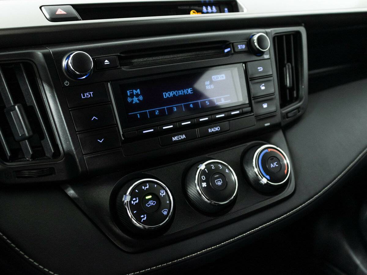 Toyota RAV4 IV (XA40) Рестайлинг, 2017 Фото №15