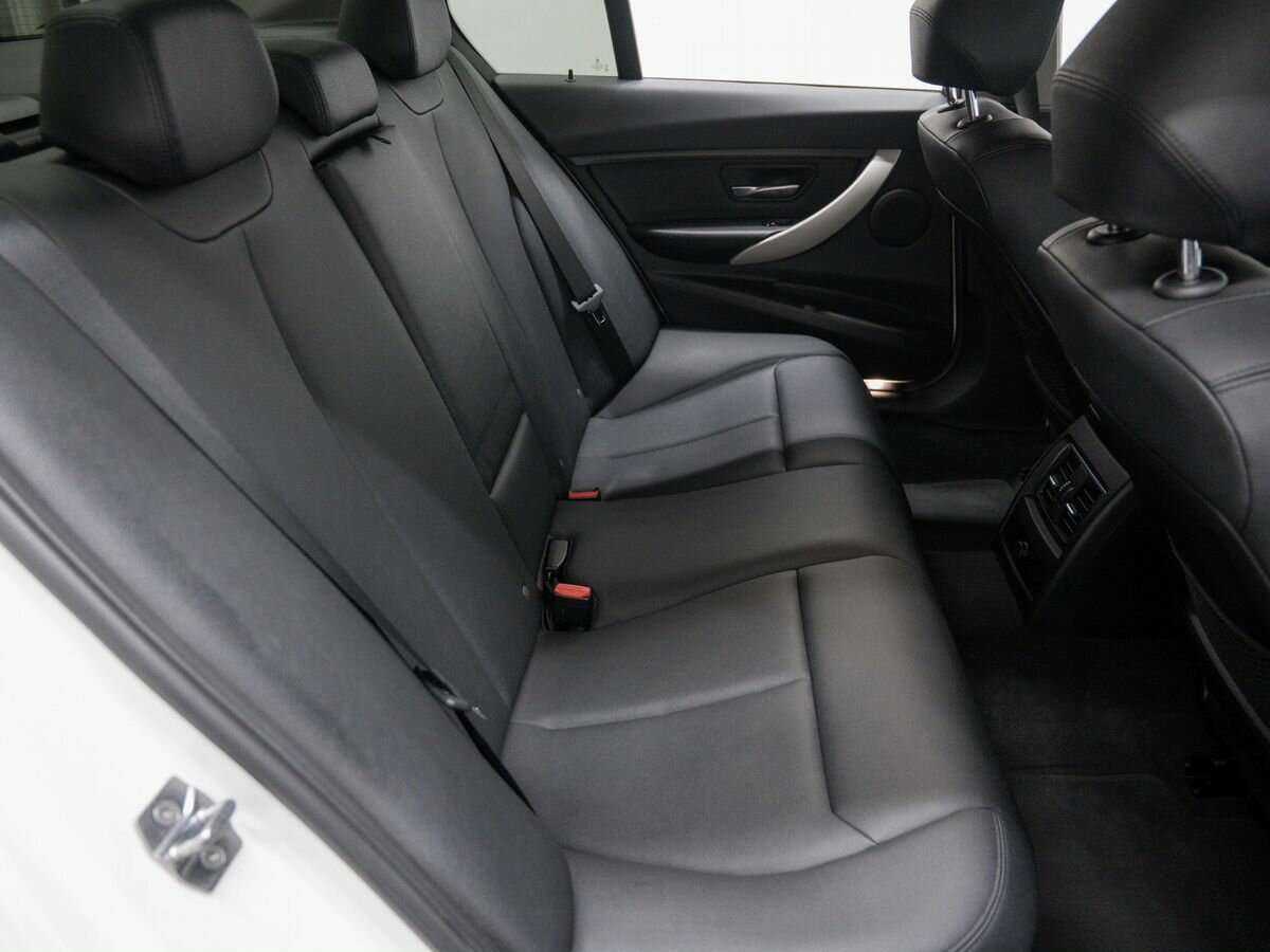 BMW 3 серии 320i, 2015 Фото №9
