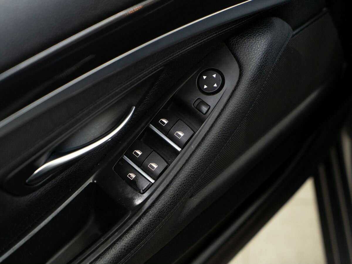 BMW 5 серии 520i, 2014 Фото №14