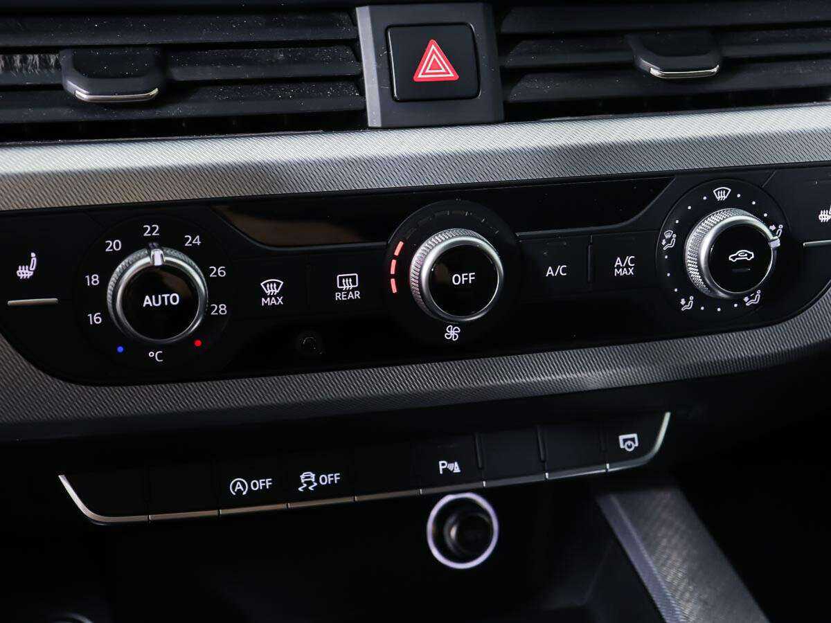 Audi A4, 2015 Фото №16