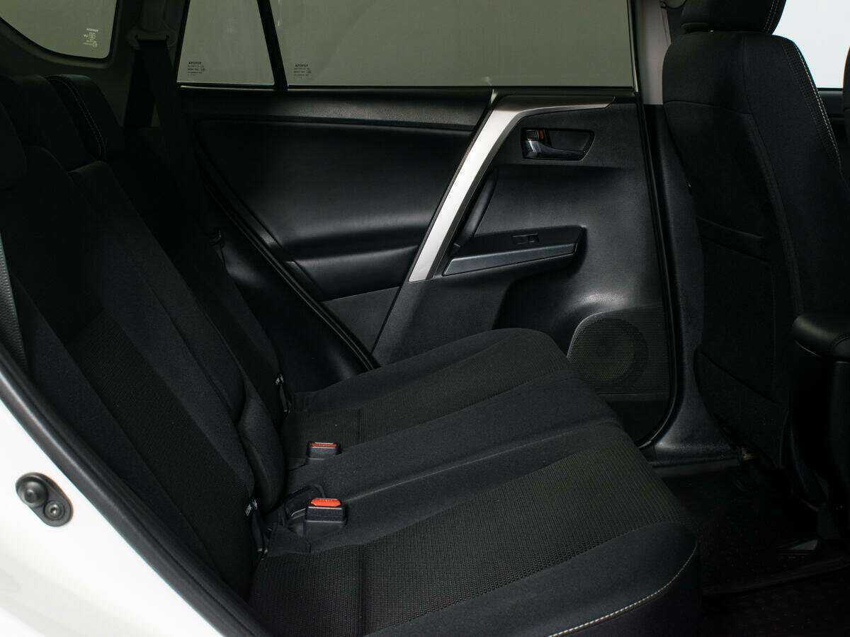 Toyota RAV4, 2017 Фото №12