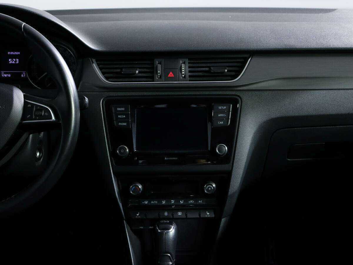 Skoda Rapid, 2017 Фото №11