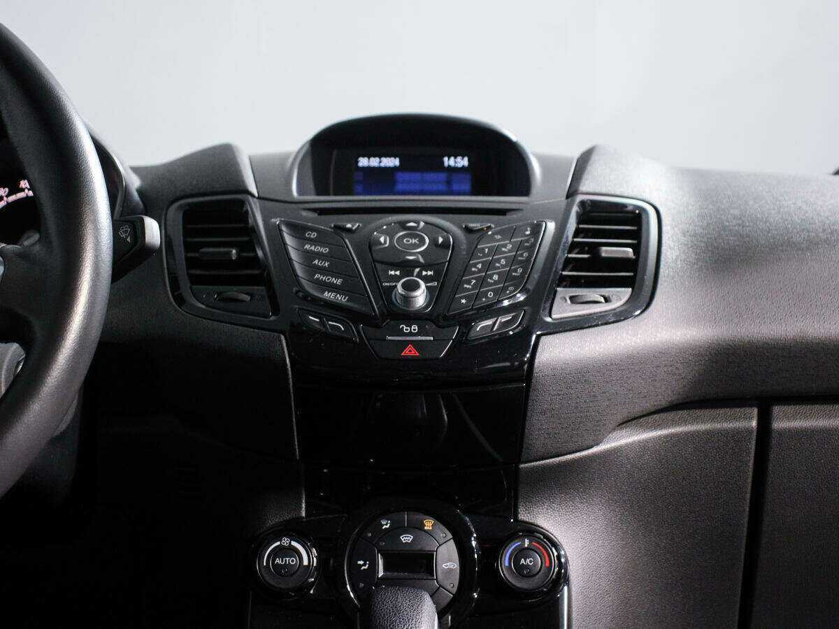 Ford Fiesta, 2015 Фото №13