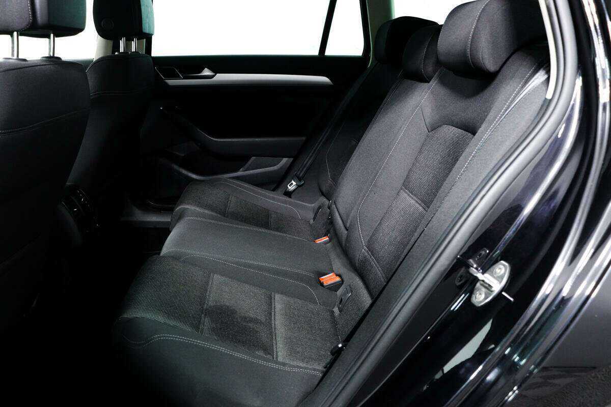 Volkswagen Passat, 2019 Фото №12