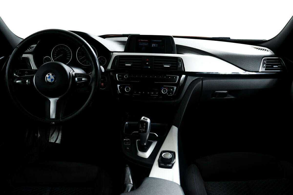 BMW 3 серии 320i xDrive, 2018 Фото №11