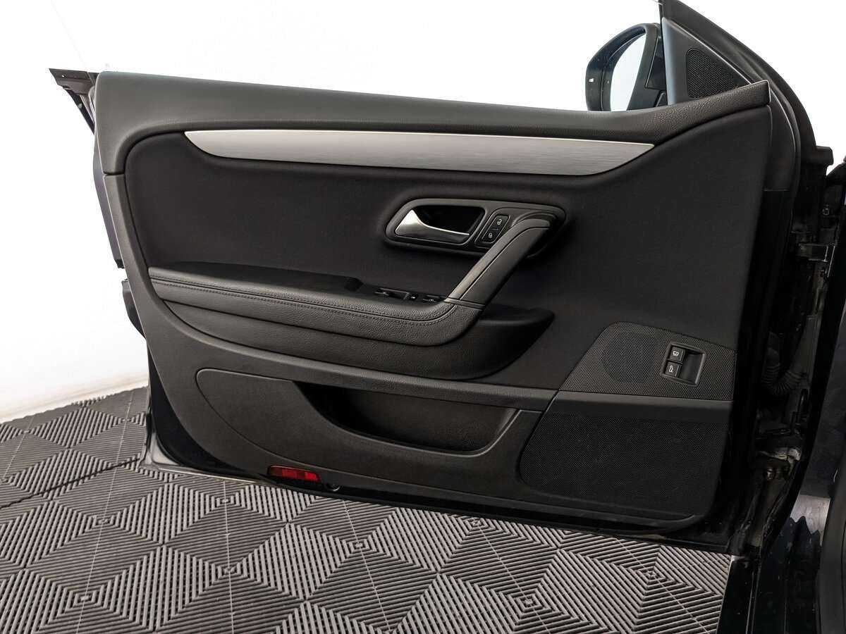 Volkswagen Passat CC, 2012 Фото №15