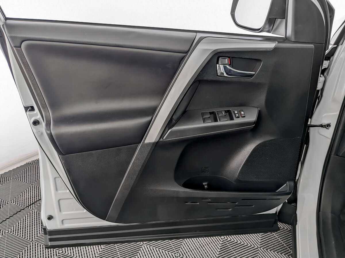 Toyota RAV4, 2019 Фото №15